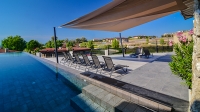 Boutique summer with dining experience